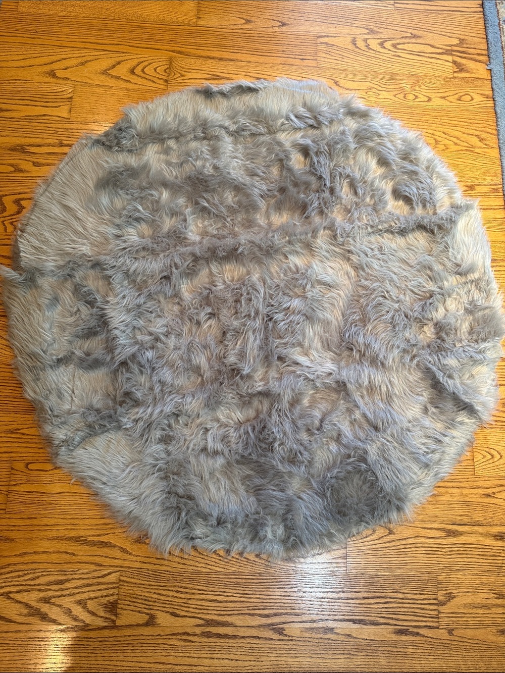 Plush Round Faux Fur Accent Rug - Cozy Gray